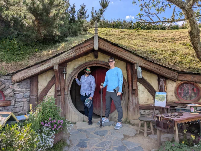 hobbit hole (Hobbiton set)